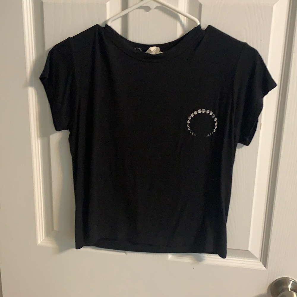 black tee
